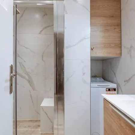 Apartment Cozy And Modern In Pagrati *