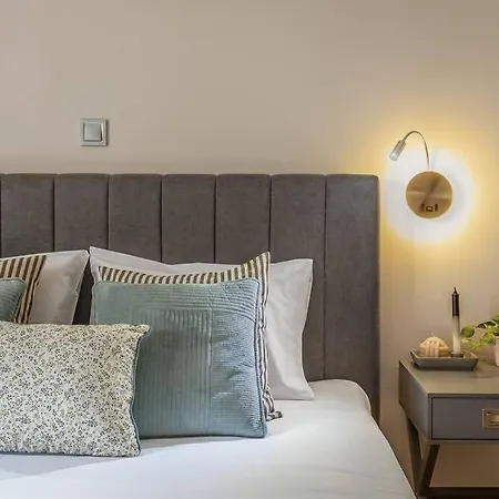 Apartment Cozy And Modern In Pagrati